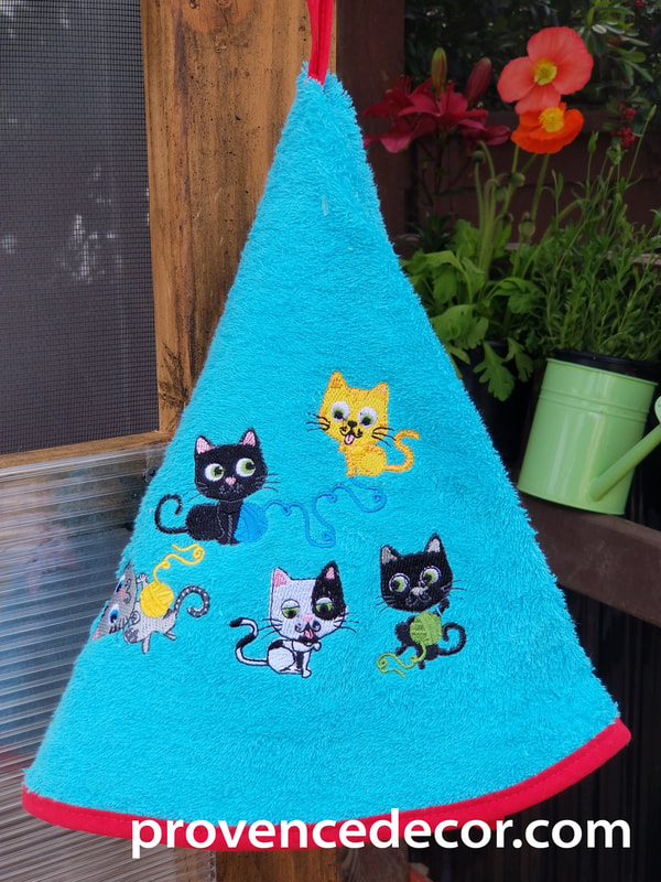 KITTIES BLUE Round Hand Towel - High quality super soft and absorbent thick cotton fabric - Decorative Kitchen Bathroom Towels - Fun Animals Kitty Cat Lovers - Kids Bathroom Playroom Home Decor