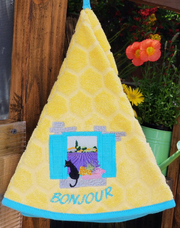 CAT IN PROVENCE YELLOW Round Hand Towels - High quality super soft and absorbent thick cotton fabric - Decorative Kitchen Bathroom Towels - Provence Lavender Flower Cat Lover Gifts - French Country Home Decor