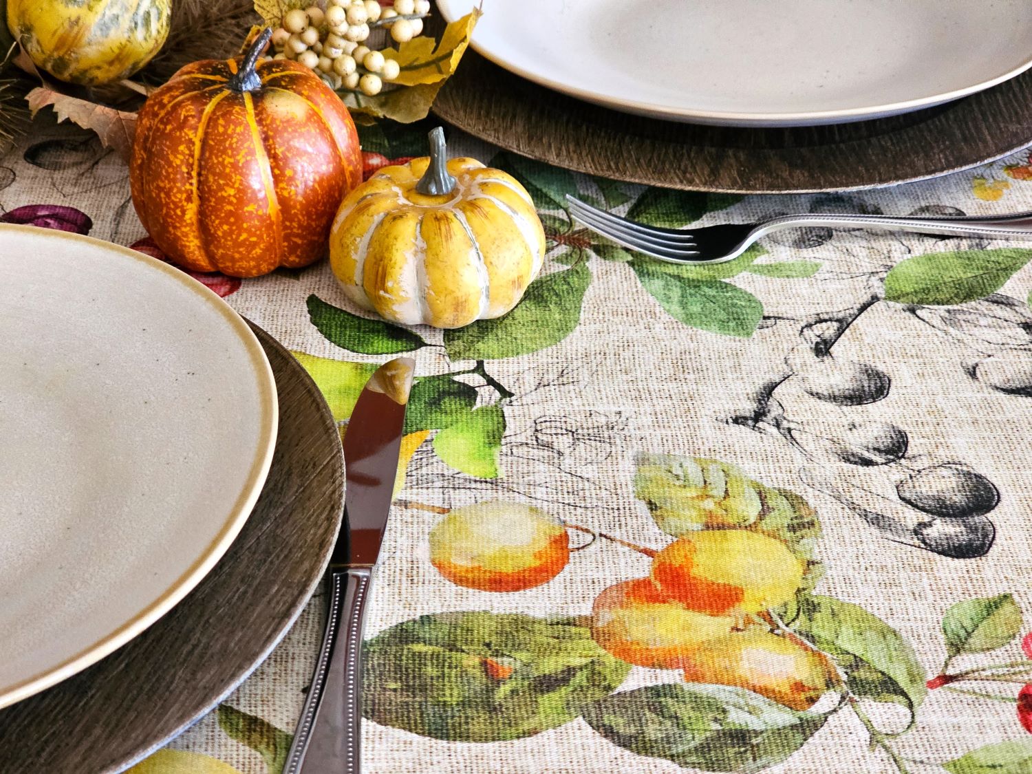 Autumn Leaves & Berries Paper Tablecloth, (7.5' x 14.5')