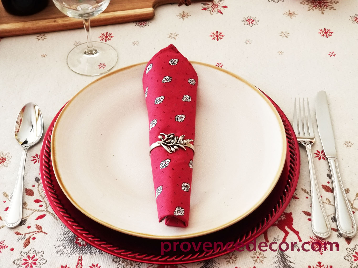 Christmas Spirit Red French Jacquard Cotton Dish Towel by Marat d'Avig - I  Dream of France