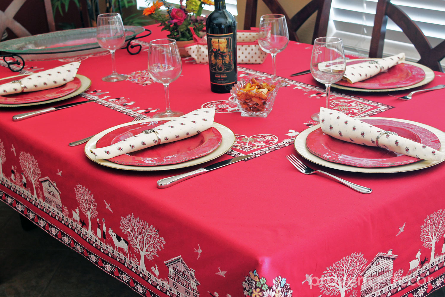 Details about   Jacquard Ruco-guard Coated Tablecloth Marius Geometric Red 63 X 63 Made France 