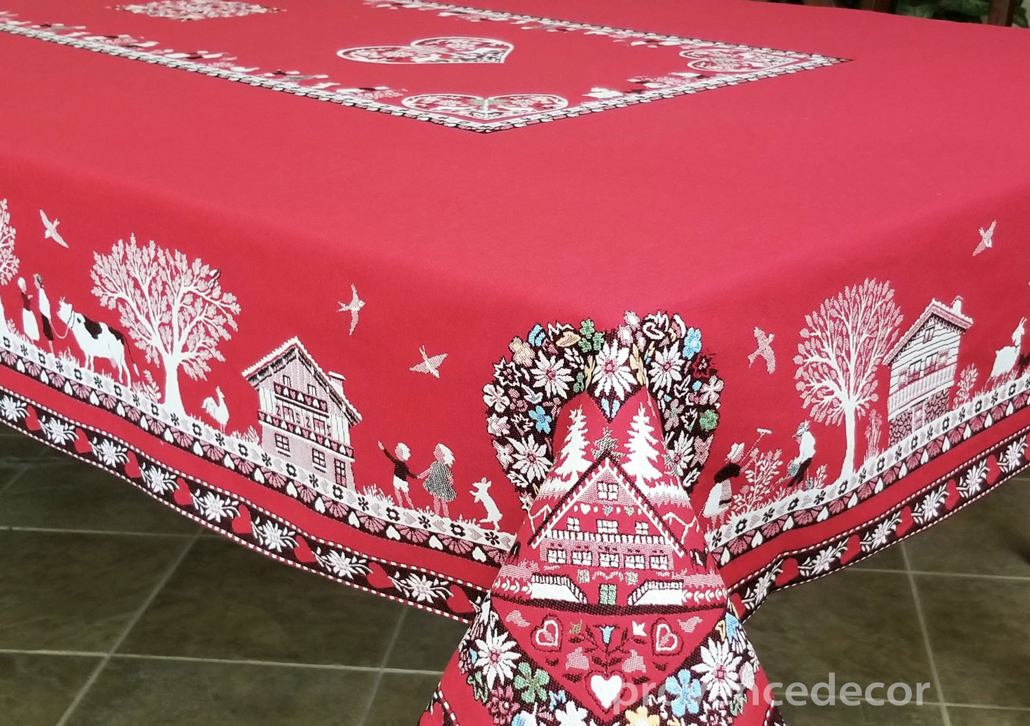 Jacquard Woven Red Christmas Tablecloth with Gold Threads in 4 Sizes